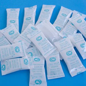 Silica Gel hút ẩm đóng gói trong thùng nhựa